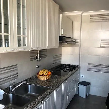 Cozy With Double Bed Apartment Montijo